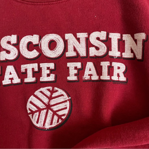 Adult small-medium Wisconsin state fair crewneck sweatshirt in red - Picture 3 of 4